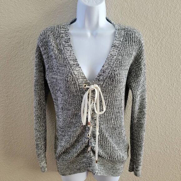 Guess Women's Gray Heather Long Sleeve V Neck Lace-Up Front Sweater Size Small - Picture 1 of 4